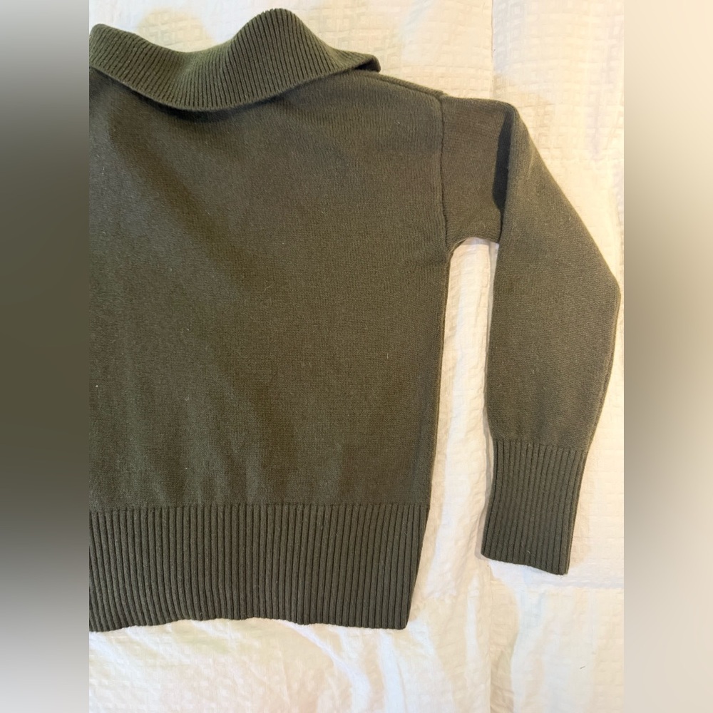 Banana Republic Women's 100%Cashmere Sweater Polo in Military Olive Green - Picture 8 of 14